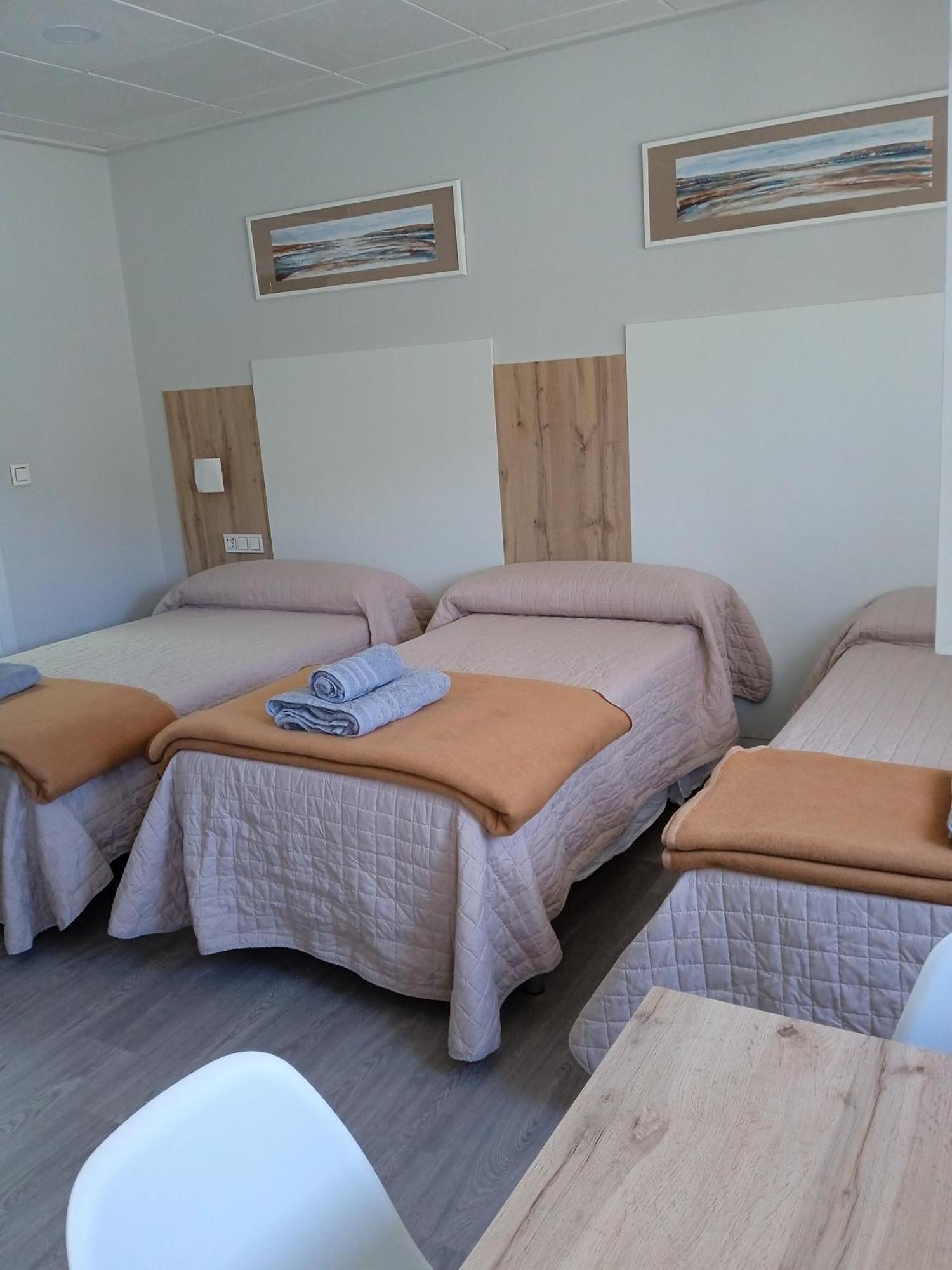 Hostal La Morenica Вільєна Екстер'єр фото